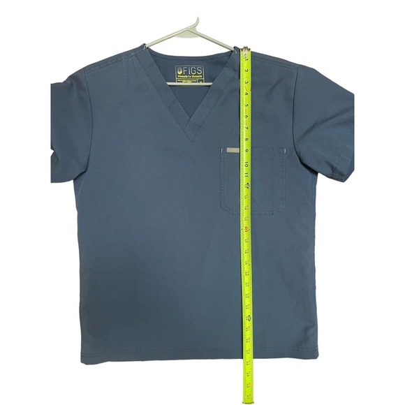 FIGS Women’s Size Medium Threads For Threads Blue Scrub Top 1 Pocket V-neck - Picture 7 of 7